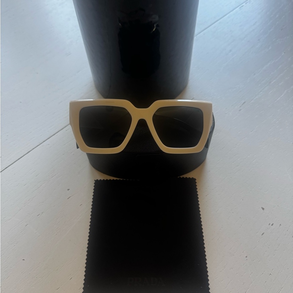 Prada White and Black Sunglasses - Picture 3 of 5